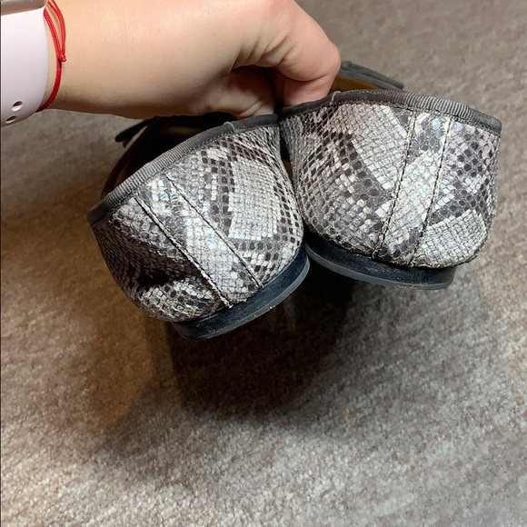 Banana republic flats - Picture 3 of 4